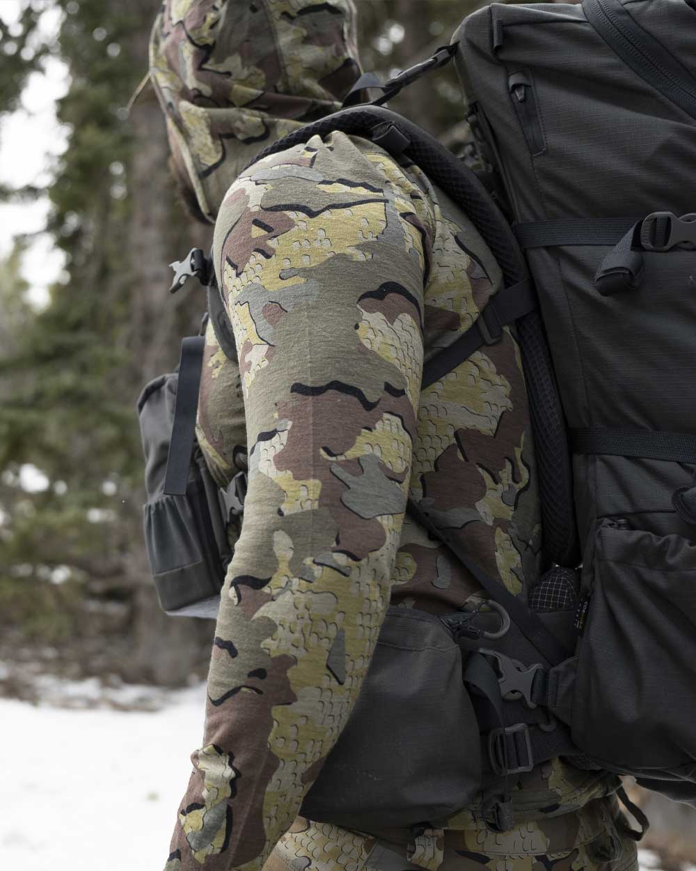 ULTRA Merino 120 LT LS Hoodie | Olive